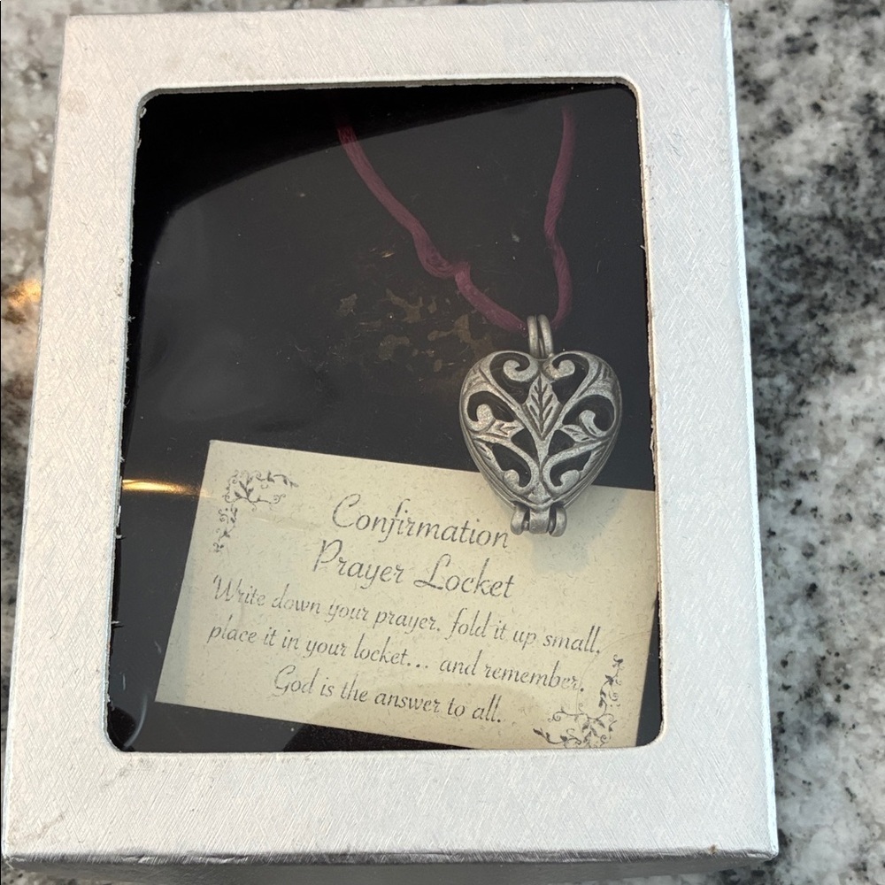 Silver Heart Prayer Locket Necklace. B11